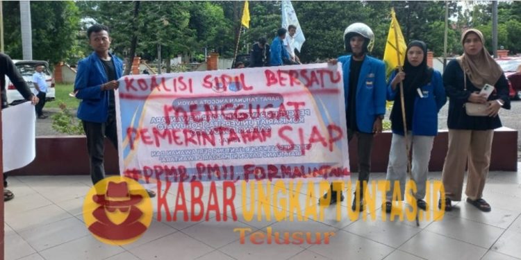 Koalisi Sipil Bersatu Geruduk Kantor Pemerintah: Tolak Relokasi Warga dan Izin Tambang Pro-Oligarki