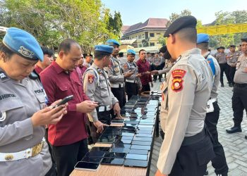 Antisipasi Judi Online dan Pinjol Propam Polda Gorontalo Periksa HP Personel Dit Samapta