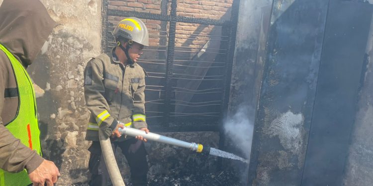 Lupa Matikan Kompor, 4 Rumah di Pasar Biawu Hangus Terbakar