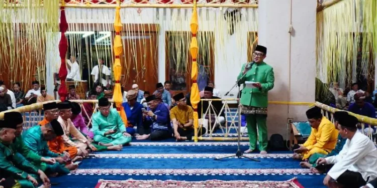 Wawali Indra Gobel Ajak Jamaah Teladani Akhlak Rasulullah dalam Kehidupan