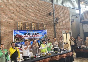 Serap Aspirasi hingga Berikan Layanan Kesehatan, Kapolda Gorontalo Ngopi Bareng Ojol dan Pengemudi Bentor