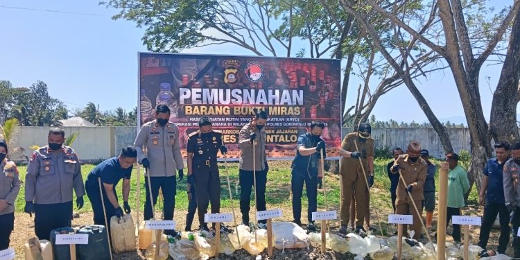 Hasil KRYD dan Operasi Pekat di Kabupaten Gorontalo, Ribuan Liter Miras Berakhir di Tempat Pemusnahan
