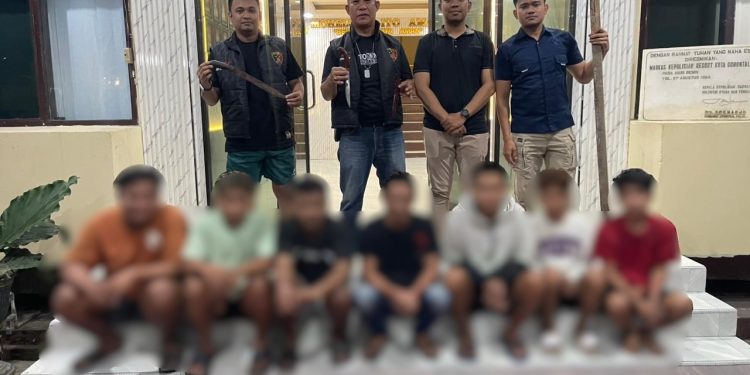 Dendam Berujung Petaka, Tim URC Polresta Gorontalo Kota Ringkus 7 Pria Bersenjata Tajam
