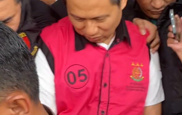 Eks Pj Gubernur Gorontalo Hamka Hendra Noer Ditahan Kejati dalam Kasus Korupsi Command Center